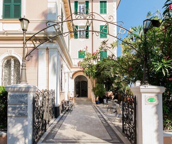 فندق Miramare   Spotorno