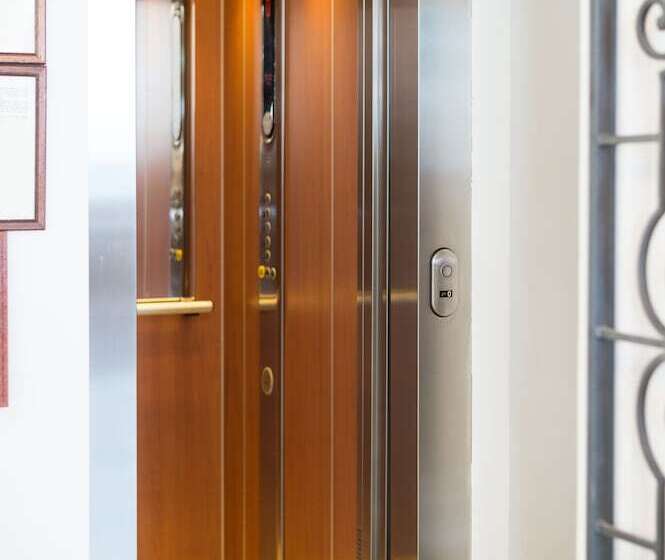 فندق Miramare   Spotorno