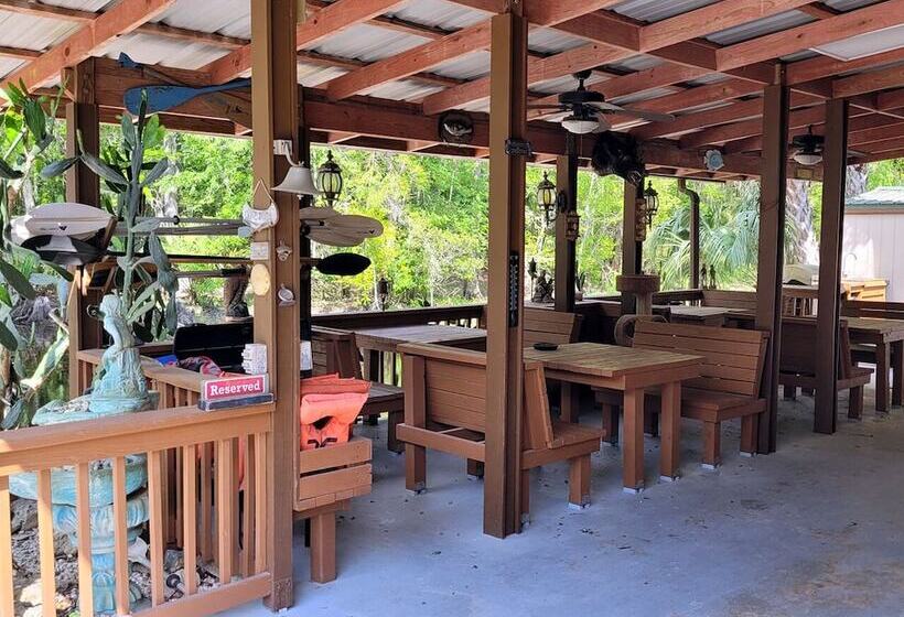 호텔 Riverside Lodge Resort