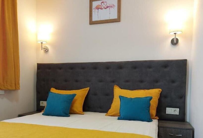 酒店 Sharkov Family