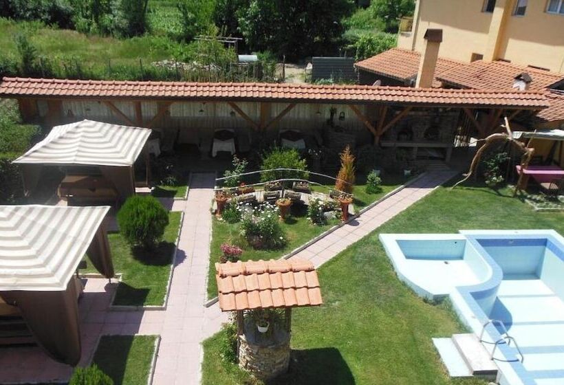 酒店 Sharkov Family