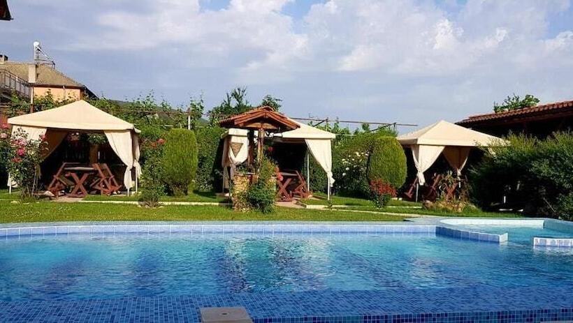 酒店 Sharkov Family