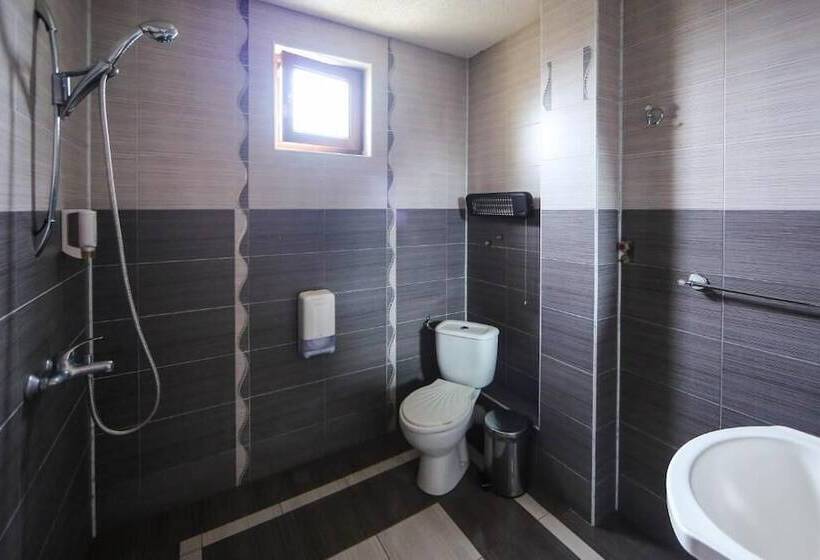 酒店 Sharkov Family