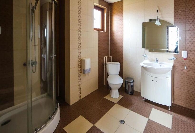 酒店 Sharkov Family