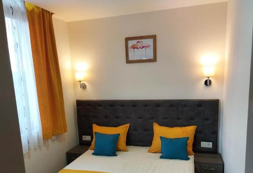 酒店 Sharkov Family