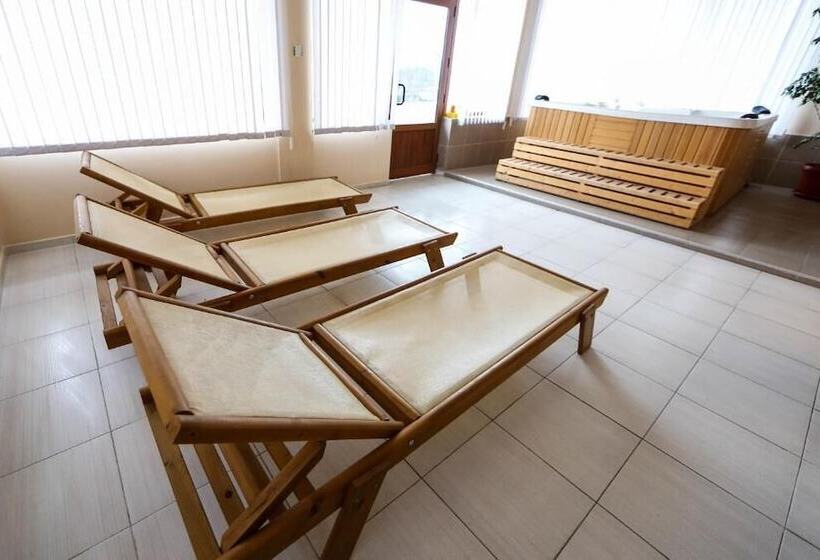 酒店 Sharkov Family