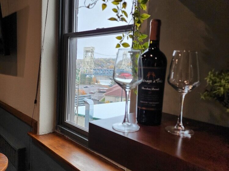 酒店 The Lodge Luxury Suites