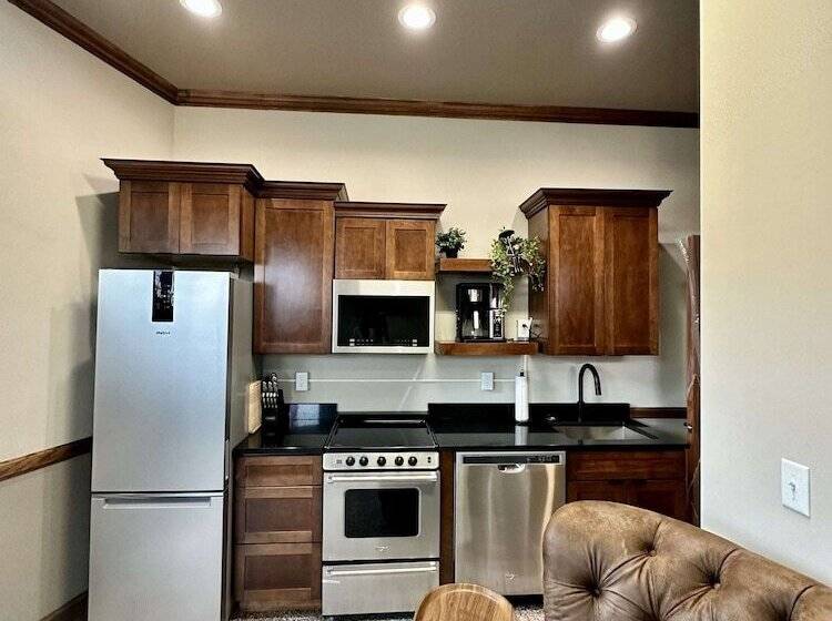 酒店 The Lodge Luxury Suites