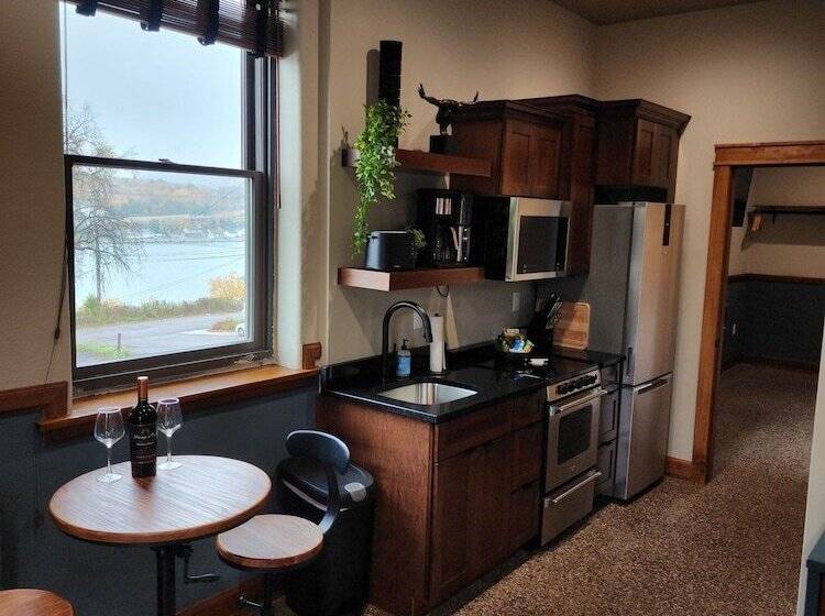 酒店 The Lodge Luxury Suites