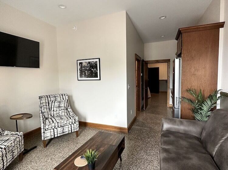 酒店 The Lodge Luxury Suites