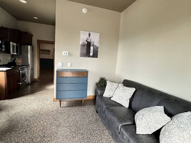 酒店 The Lodge Luxury Suites