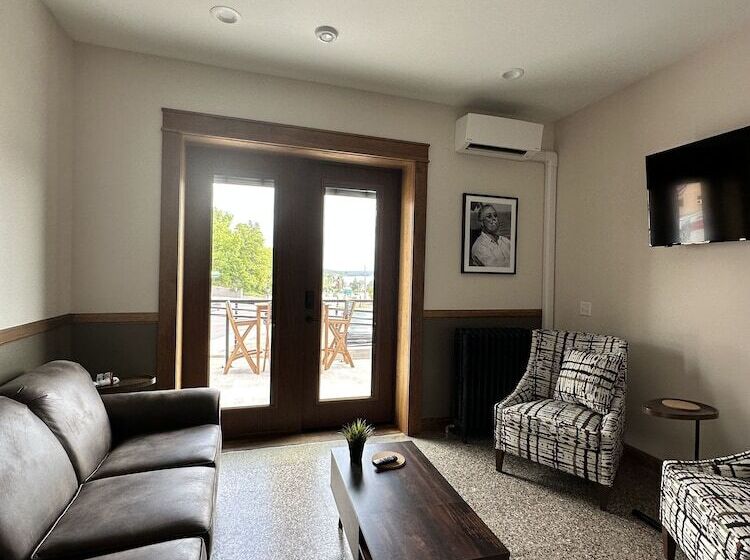 酒店 The Lodge Luxury Suites