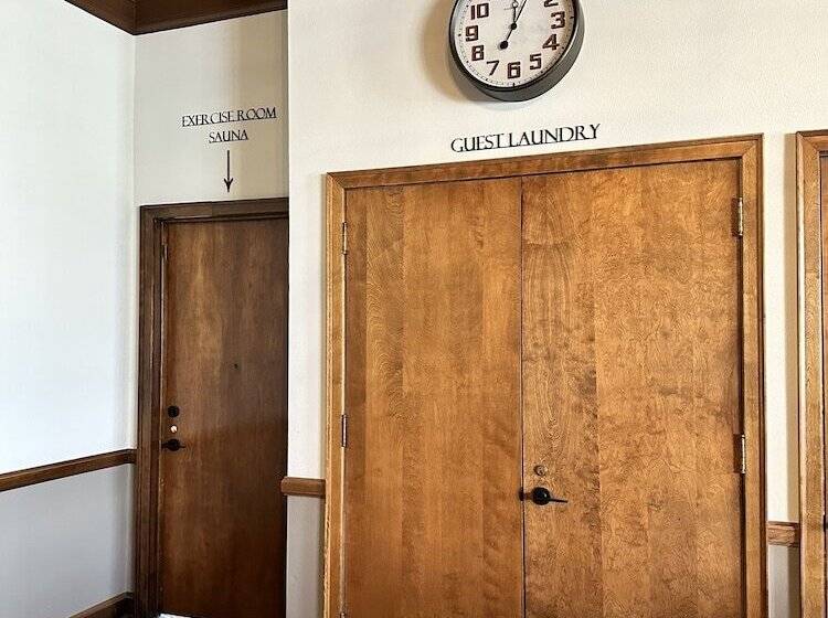 酒店 The Lodge Luxury Suites