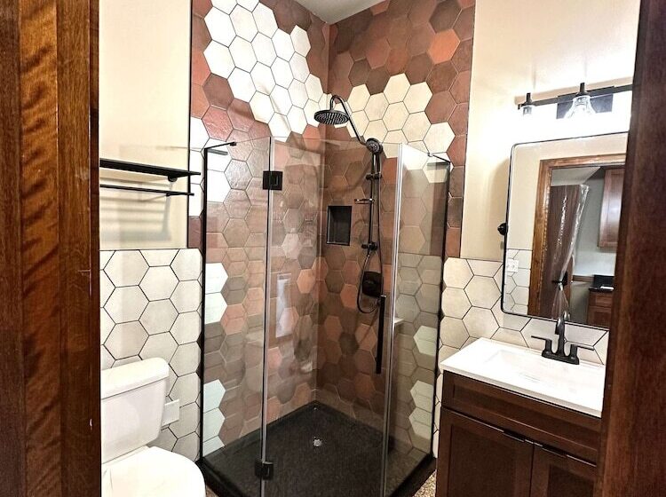 酒店 The Lodge Luxury Suites