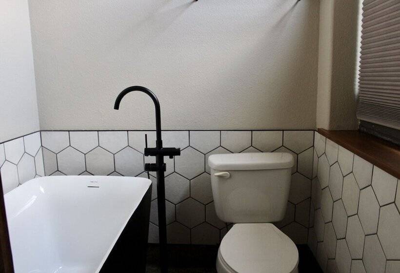 酒店 The Lodge Luxury Suites