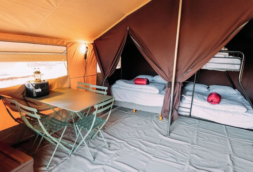 호텔 White’s Landing Catalina Camp