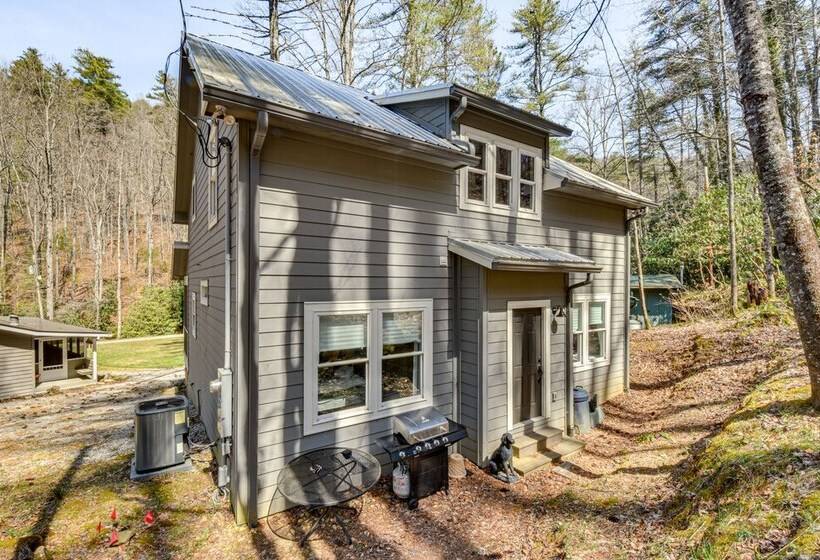 Bright Highlands Retreat Near Waterfalls & Trails