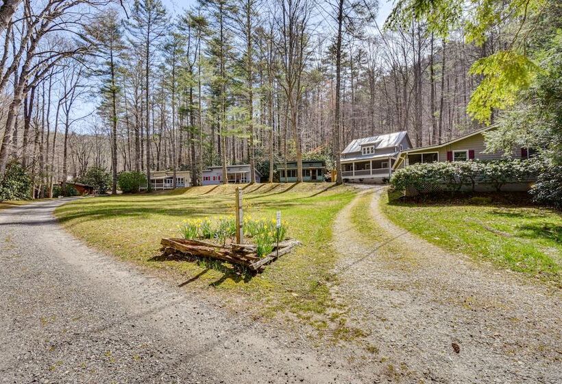 Bright Highlands Retreat Near Waterfalls & Trails