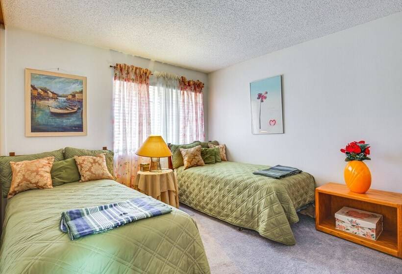 Inviting Palm Springs Home: 3 Mi To Downtown!