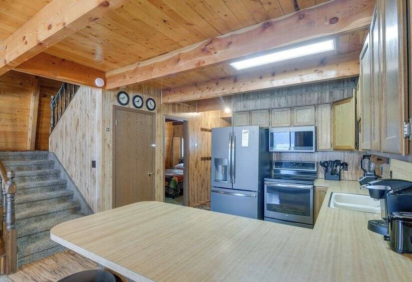 Island Park Cabin W/ Deck ~ 22 Mi To Yellowstone!