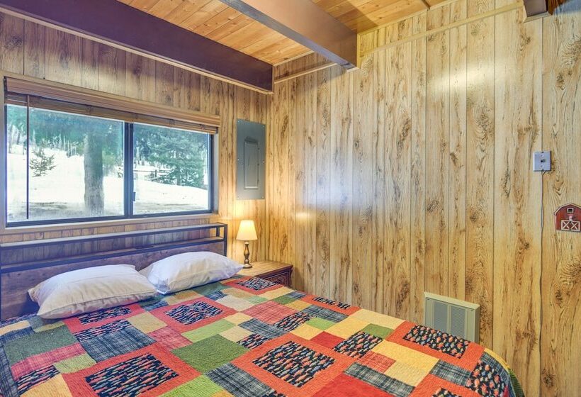 Island Park Cabin W/ Deck ~ 22 Mi To Yellowstone!