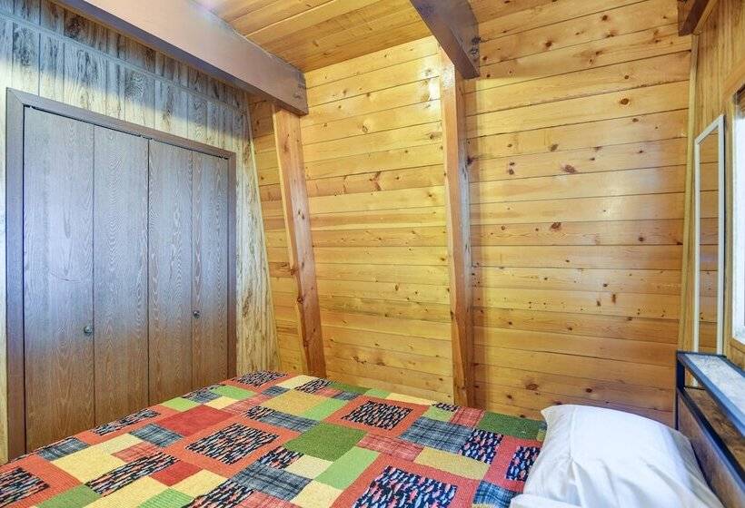 Island Park Cabin W/ Deck ~ 22 Mi To Yellowstone!