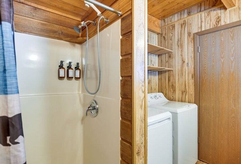 Island Park Cabin W/ Deck ~ 22 Mi To Yellowstone!