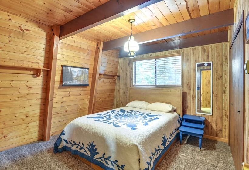 Island Park Cabin W/ Deck ~ 22 Mi To Yellowstone!