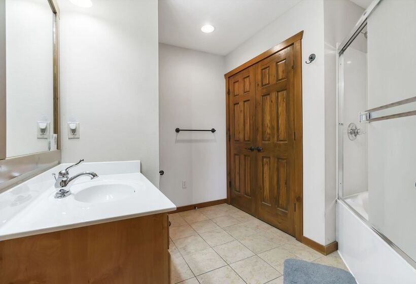 Kemper S Duet Cabins