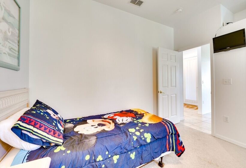 Kissimmee Home W/ Pool + Pond View, 5 Mi To Disney