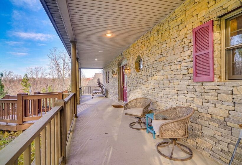 Lake Cumberland Home W/ Hot Tub & Water Views
