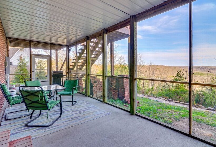 Lake Cumberland Home W/ Hot Tub & Water Views