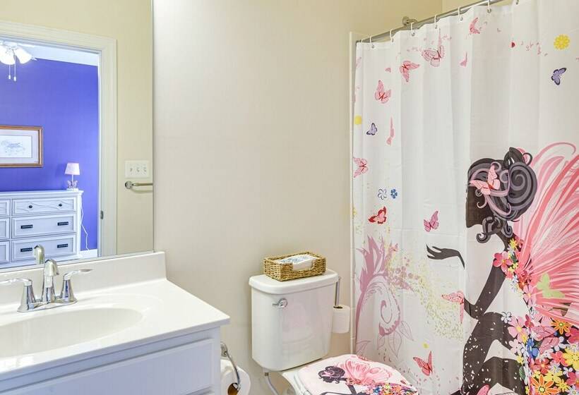 Lakefront Fredericksburg Home W/ Deck + Fire Pits!