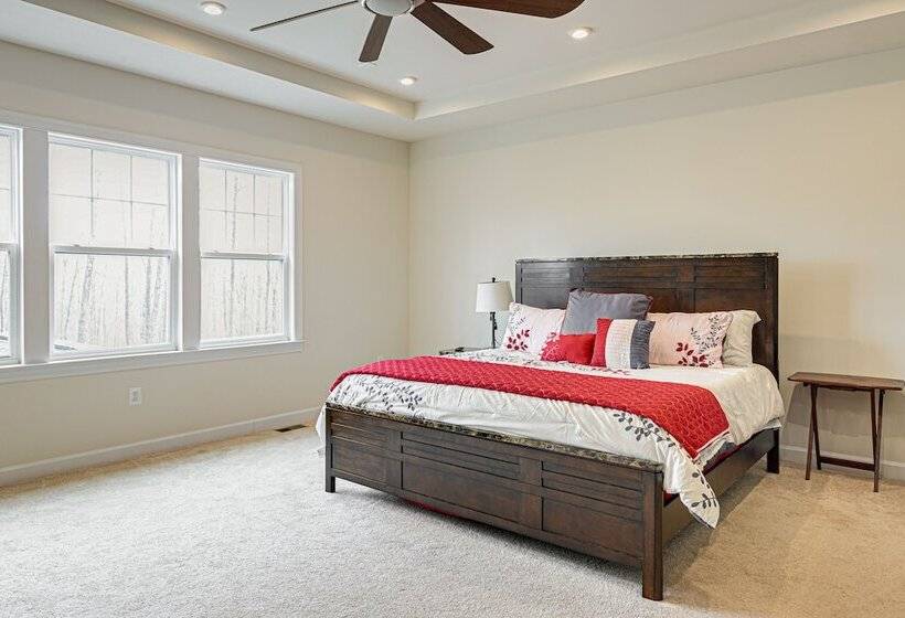 Lakefront Fredericksburg Home W/ Deck + Fire Pits!