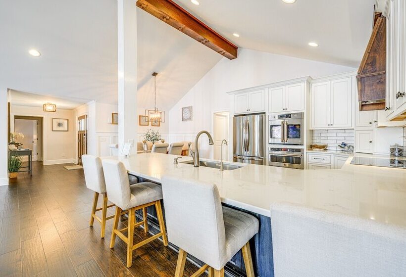 Lakefront Lake Oconee Home: Boat Dock + Hot Tub