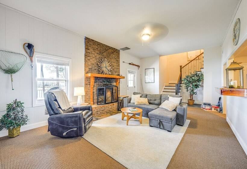 Lakefront Lake Oconee Home: Boat Dock + Hot Tub