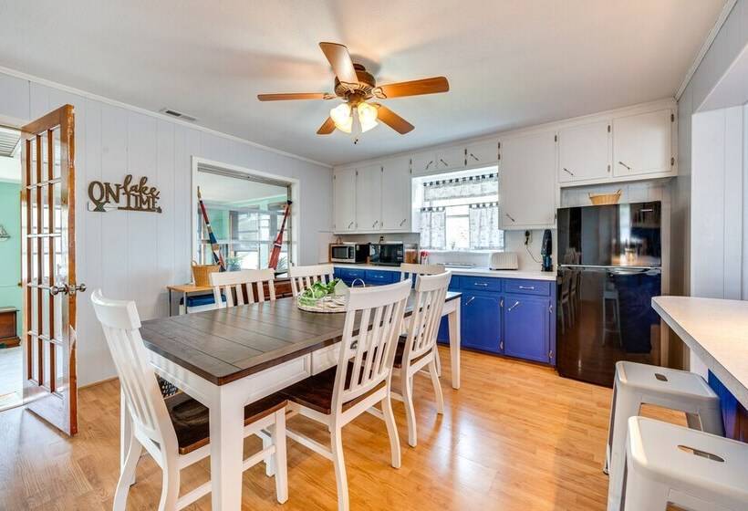 Lakefront New London Home: Dock, Fire Pit + Views!