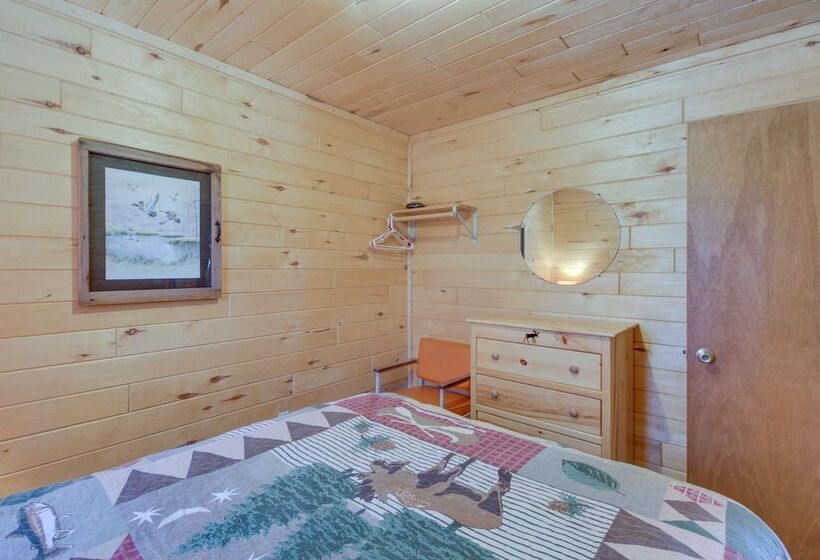 Lakefront Resort Cabin W/ Porch In Park Rapids!