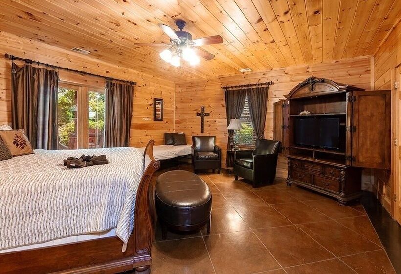 Legend Crest Lodge