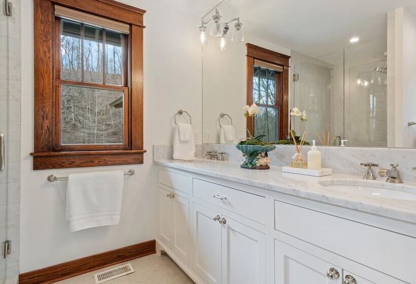 Leipers Retreat Secluded 3 Bdr Craftsman Home