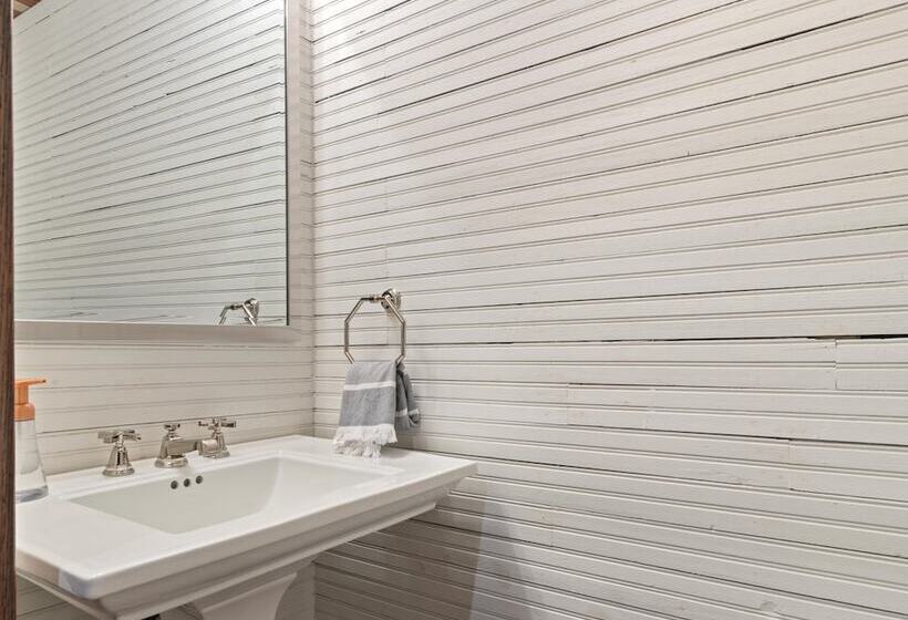 Leipers Retreat Secluded 3 Bdr Craftsman Home