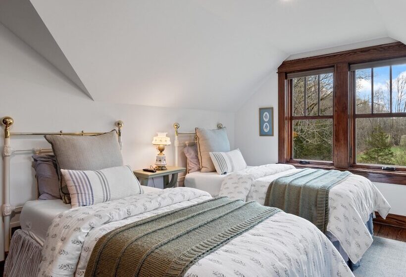 Leipers Retreat Secluded 3 Bdr Craftsman Home