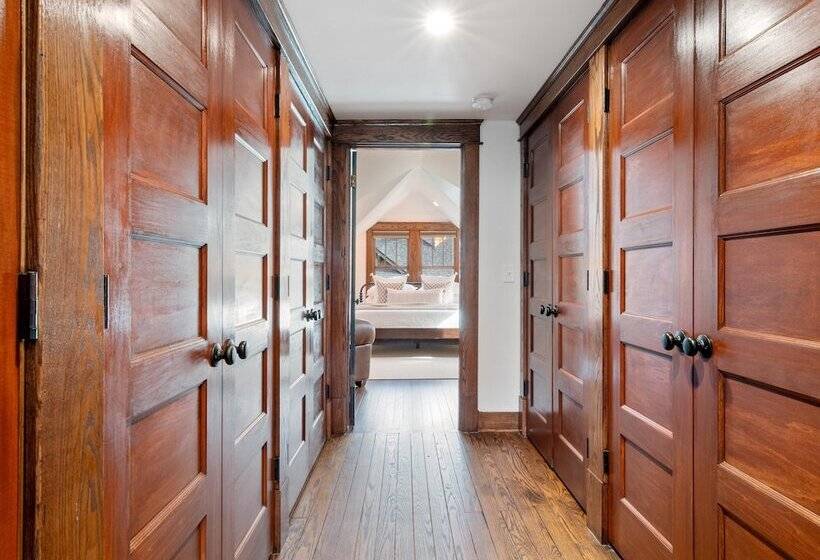 Leipers Retreat Secluded 3 Bdr Craftsman Home