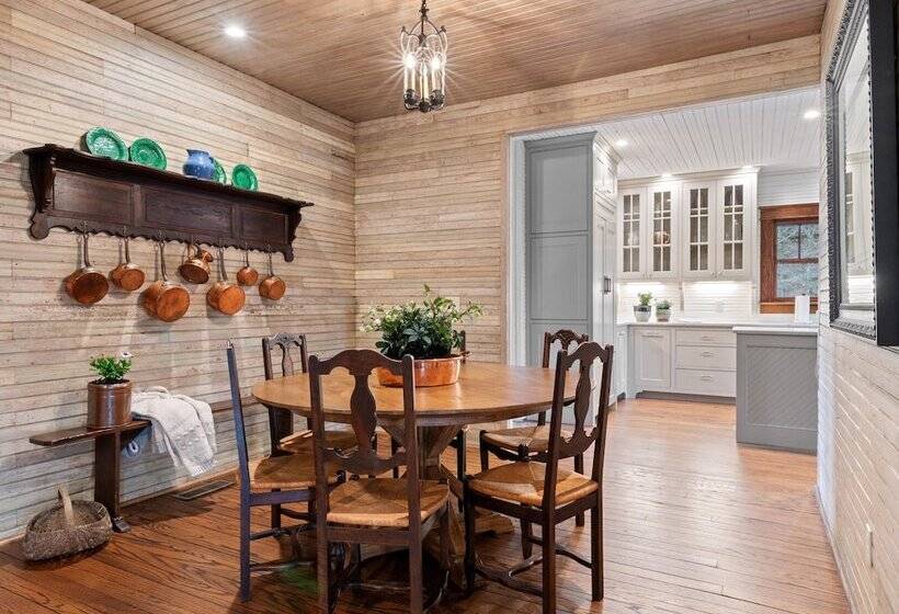 Leipers Retreat Secluded 3 Bdr Craftsman Home