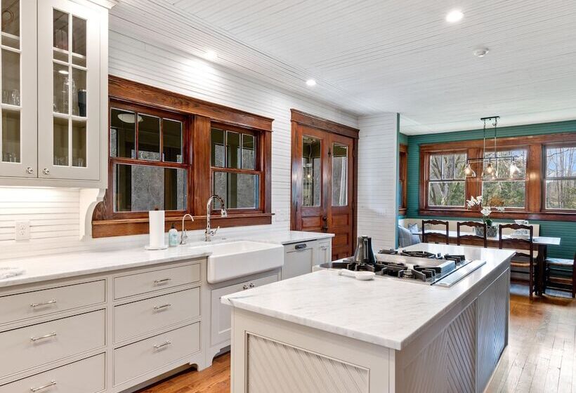 Leipers Retreat Secluded 3 Bdr Craftsman Home