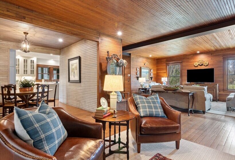 Leipers Retreat Secluded 3 Bdr Craftsman Home