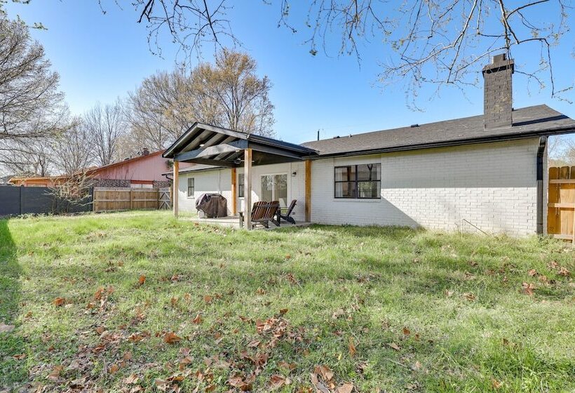 Lovely Bentonville Home W/ Grill: 1 Mi To Downtown