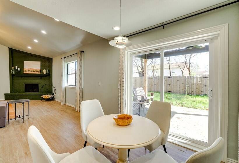 Lovely Bentonville Home W/ Grill: 1 Mi To Downtown