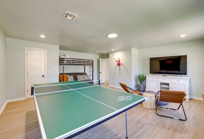 Lovely Bentonville Home W/ Grill: 1 Mi To Downtown