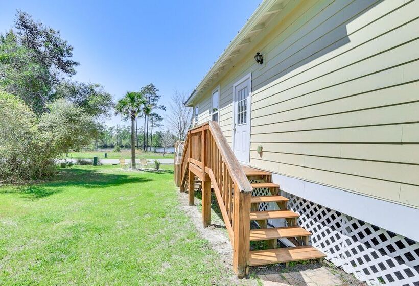 Lovely Carrabelle Home W/ Lake Views & Pool Access